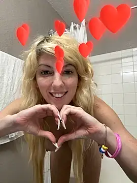 Snapshot of CelestialRuby chatting on 02/23/25, 11:00 CelestialRuby online show from 02/23/25, 11:00