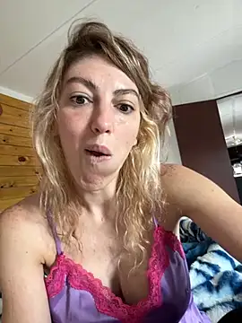 Snapshot of CelestialRuby chatting on 10/07/25, 01:08 CelestialRuby online show from 10/07/25, 01:08