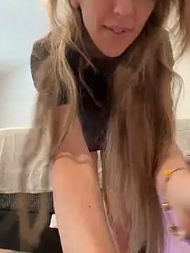 Snapshot of CelestialRuby chatting on 10/18/25, 02:51 CelestialRuby online show from 10/18/25, 02:51