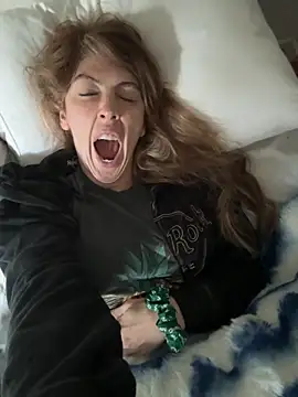 Snapshot of CelestialRuby chatting on 10/25/25, 02:02 CelestialRuby online show from 10/25/25, 02:02