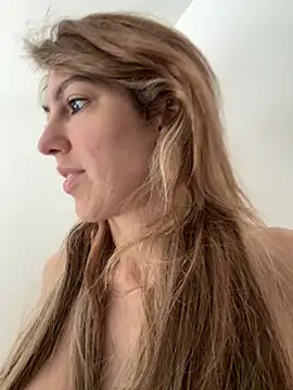 Snapshot of CelestialRuby chatting on 11/07/25, 03:45 CelestialRuby online show from 11/07/25, 03:45