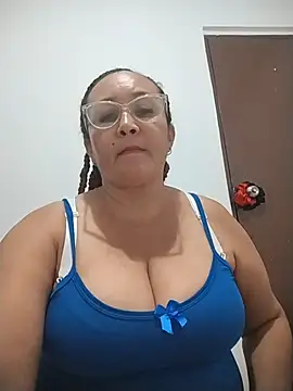 Nini Love  online show from 01/17/26, 05:23