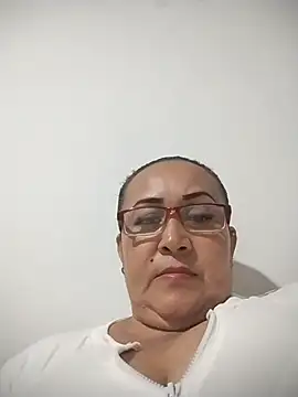 Nini Love  online show from 04/06/26, 05:19