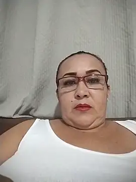 Nini Love  online show from 04/11/26, 02:16