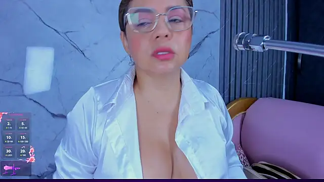 Snapshot of shayra_boobs2 chatting on 05/21/26, 10:44 shayra boobs2 online show from 05/21/26, 10:44