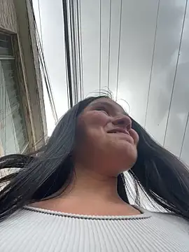 Snapshot of Agatta-X chatting on 12/13/25, 07:53 Agatta-X online show from 12/13/25, 07:53