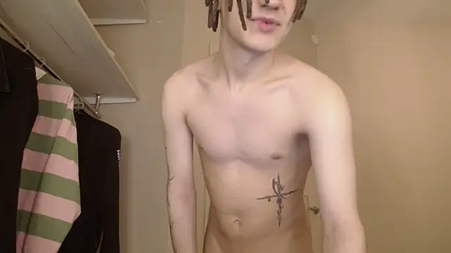 Snapshot of PeachTree chatting on 03/12/26, 04:13 PeachTree online show from 03/12/26, 04:13