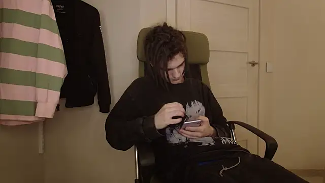 Snapshot of PeachTree chatting on 03/15/26, 07:20 PeachTree online show from 03/15/26, 07:20