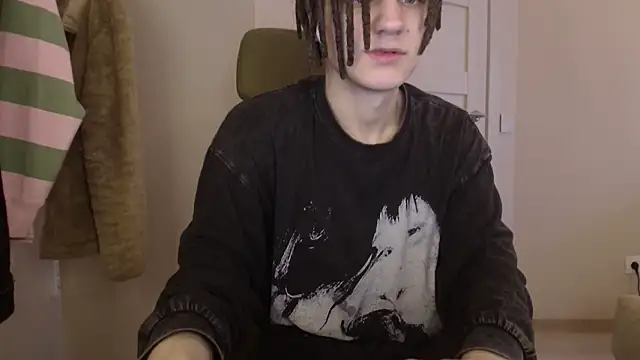 Snapshot of PeachTree chatting on 03/23/26, 05:11 PeachTree online show from 03/23/26, 05:11