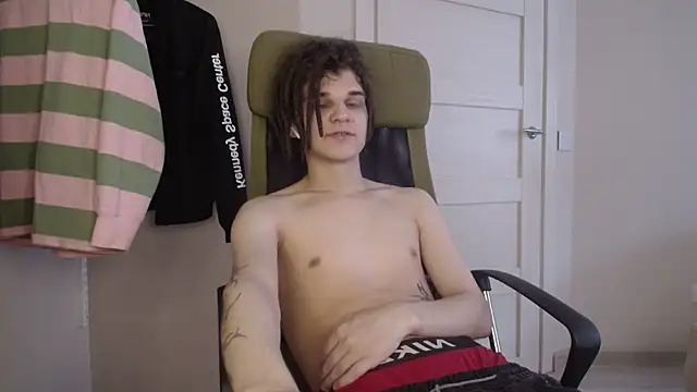 Snapshot of PeachTree chatting on 03/31/26, 02:17 PeachTree online show from 03/31/26, 02:17