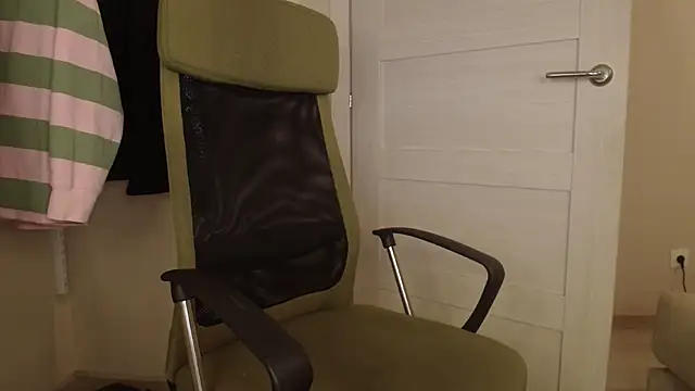 Snapshot of PeachTree chatting on 04/03/26, 05:55 PeachTree online show from 04/03/26, 05:55