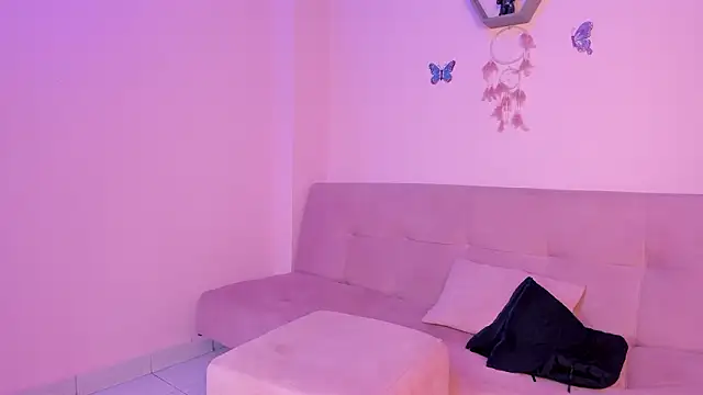 Snapshot of Saraa_moon1__ chatting on 03/20/26, 05:07 Saraa moon1 online show from 03/20/26, 05:07