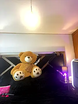 Snapshot of Moon_Magic666 chatting on 01/12/26, 06:57 Moon Magic666 online show from 01/12/26, 06:57