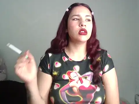 Snapshot of Mia_352 chatting on 04/12/26, 08:47 Mia 352 online show from 04/12/26, 08:47