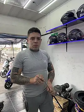 Snapshot of Marlokeo69 chatting on 12/15/25, 05:39 Marlokeo69 online show from 12/15/25, 05:39