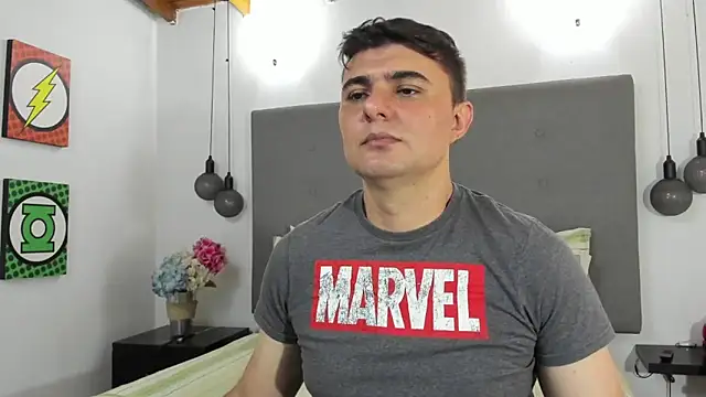 Snapshot of AndrethMuller chatting on 04/15/26, 08:42 AndrethMuller online show from 04/15/26, 08:42