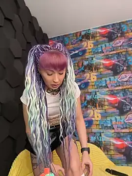 Snapshot of Tattoo__Moon chatting on 04/15/26, 11:16 Tattoo Moon online show from 04/15/26, 11:16