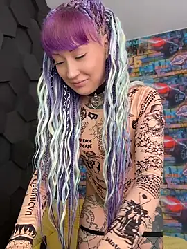 Snapshot of Tattoo__Moon chatting on 04/23/26, 12:01 Tattoo Moon online show from 04/23/26, 12:01