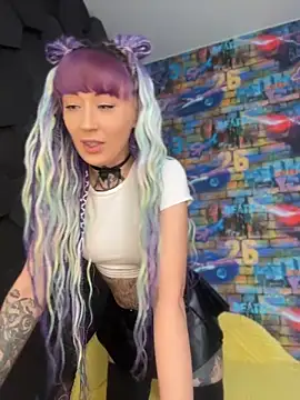 Tattoo  Moon online show from 06/05/26, 12:17