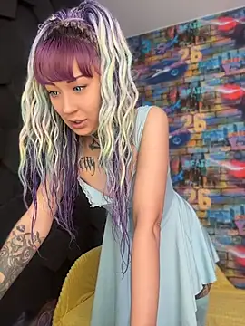 Tattoo  Moon online show from 06/06/26, 01:21