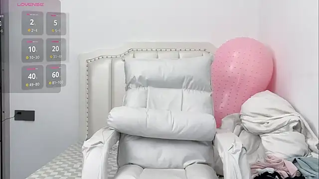 Snapshot of tiantian-160 chatting on 06/01/26, 01:46 tiantian-160 online show from 06/01/26, 01:46