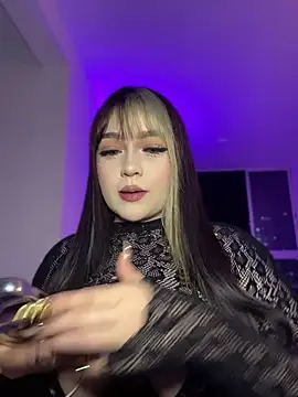 Snapshot of Daniela_ruizz chatting on 05/10/26, 02:17 Daniela ruizz online show from 05/10/26, 02:17
