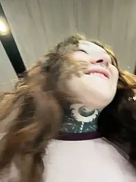 Snapshot of FionaMurr chatting on 01/18/26, 03:21 FionaMurr online show from 01/18/26, 03:21