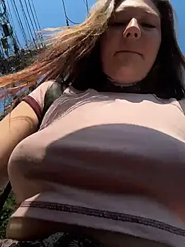 Snapshot of FionaMurr chatting on 03/11/26, 02:28 FionaMurr online show from 03/11/26, 02:28