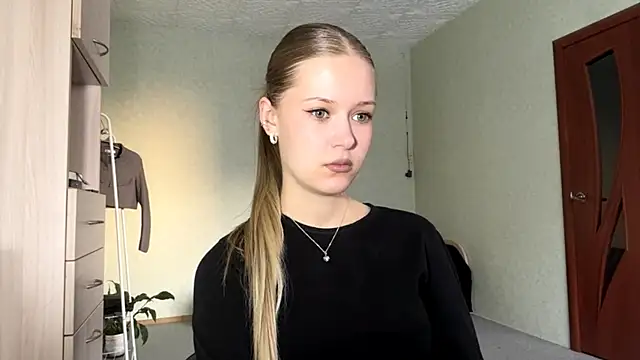 ZaidaSchwarten online show from 01/15/26, 01:26