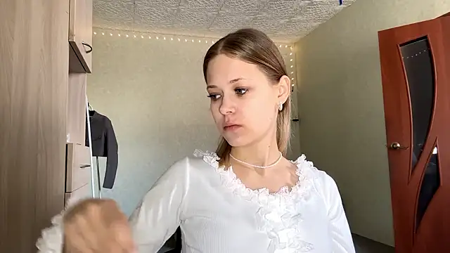 ZaidaSchwarten online show from 02/03/26, 07:35