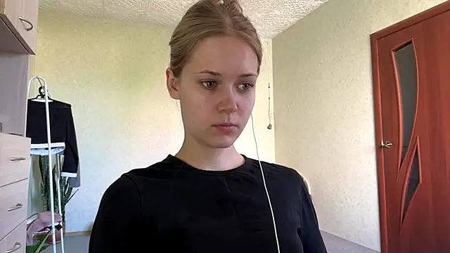 ZaidaSchwarten online show from 05/17/26, 05:16