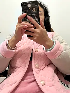 Snapshot of cmvoo chatting on 12/15/25, 01:48 cmvoo online show from 12/15/25, 01:48