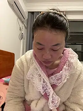 Snapshot of cmvoo chatting on 02/04/26, 11:27 cmvoo online show from 02/04/26, 11:27