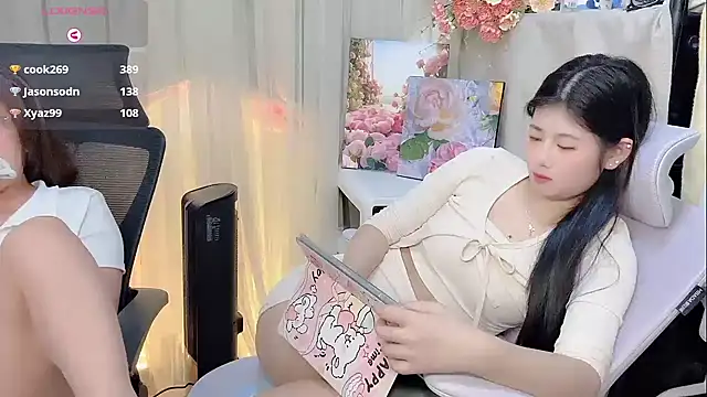 Yvonne-07 online show from 12/17/25, 12:49