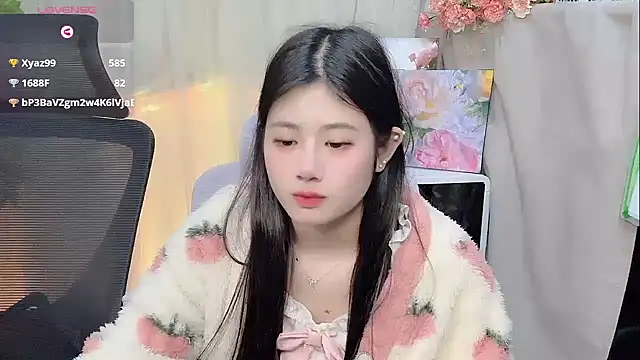 Yvonne-07 online show from 12/21/25, 12:07