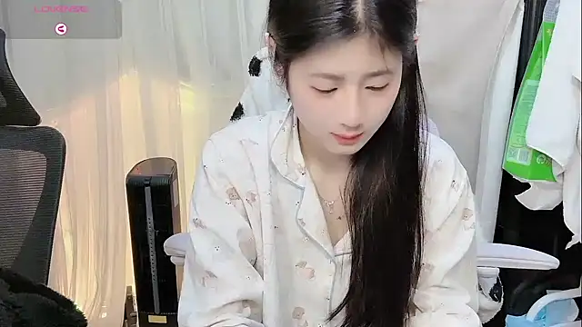 Yvonne-07 online show from 01/15/26, 09:29