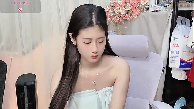 Yvonne-07 online show from 03/05/26, 01:29