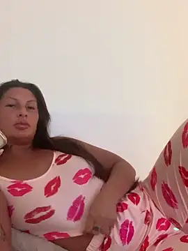 Snapshot of Dirtymind30 chatting on 04/19/26, 10:34 Dirtymind30 online show from 04/19/26, 10:34