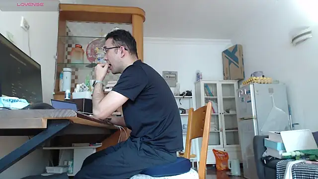 Snapshot of jjjjay123 chatting on 12/16/25, 05:45 jjjjay123 online show from 12/16/25, 05:45