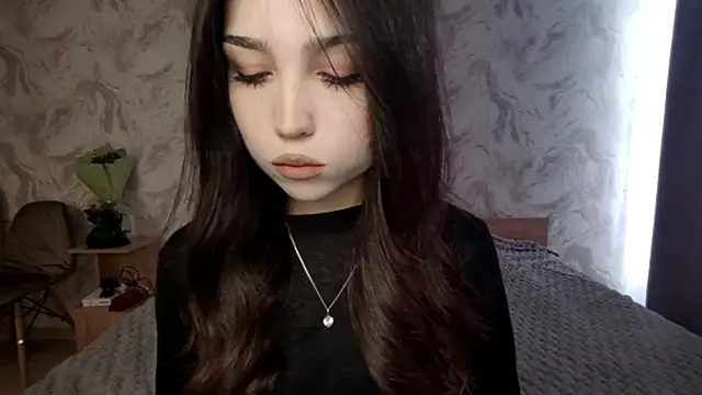 Qwami Amie online show from 04/13/26, 07:36