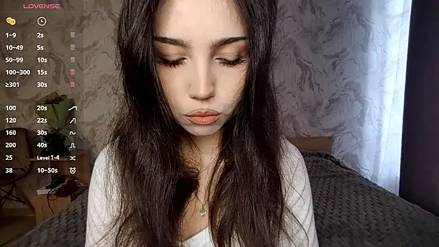 Qwami Amie online show from 04/14/26, 06:30