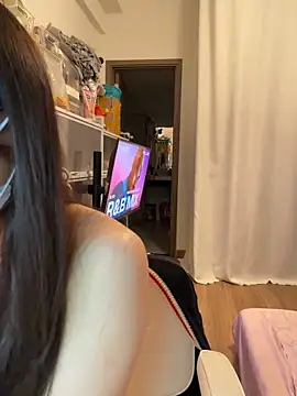 mimichannn99 online show from 04/16/26, 07:03