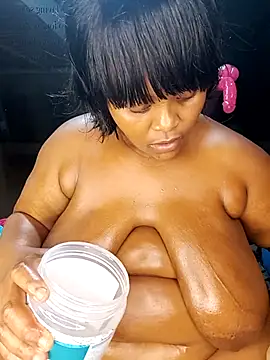 ChoklitBerryXX online show from 03/11/26, 09:21