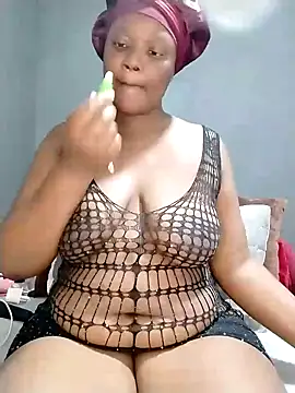 Snapshot of SexyAssQueenX chatting on 05/13/26, 01:47 SexyAssQueenX online show from 05/13/26, 01:47