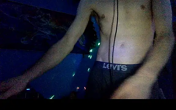 Snapshot of nutt_max chatting on 12/16/25, 09:31 nutt max online show from 12/16/25, 09:31