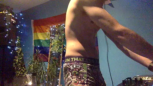 Snapshot of nutt_max chatting on 12/23/25, 01:25 nutt max online show from 12/23/25, 01:25