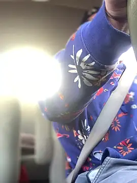 Snapshot of Ldnick69 chatting on 02/17/26, 12:29 Ldnick69 online show from 02/17/26, 12:29