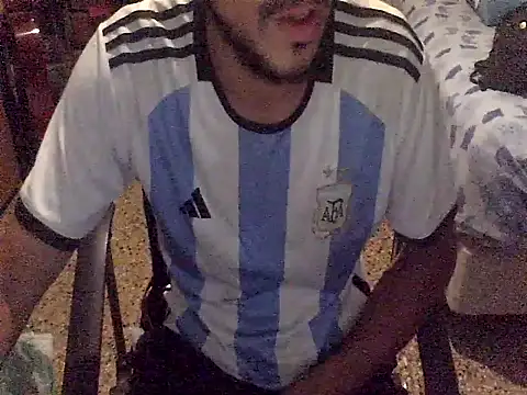 Snapshot of Angel508088 chatting on 12/21/25, 05:31 Angel508088 online show from 12/21/25, 05:31