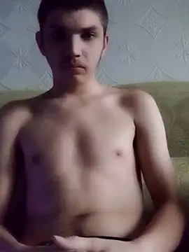 Snapshot of BradPierce chatting on 12/15/25, 06:17 BradPierce online show from 12/15/25, 06:17