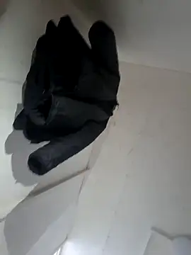 Snapshot of SherrylShaw chatting on 12/13/25, 08:04 SherrylShaw online show from 12/13/25, 08:04